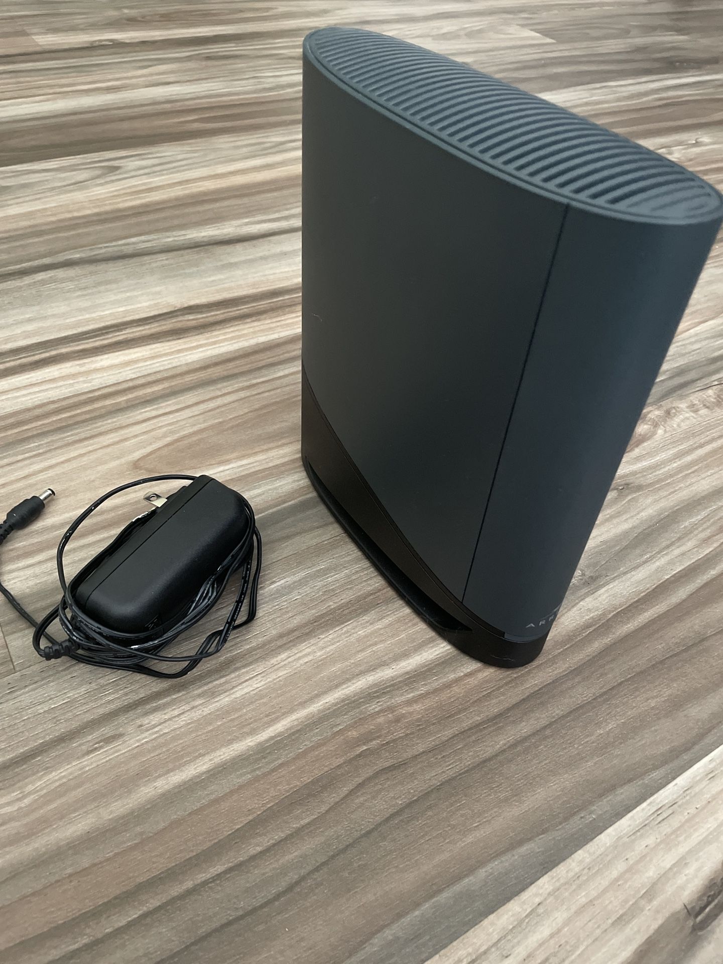 ARRIS - SURFboard DOCSIS 3.1 Multi-Gig Cable Modem & Wi-Fi 6 Router Combo