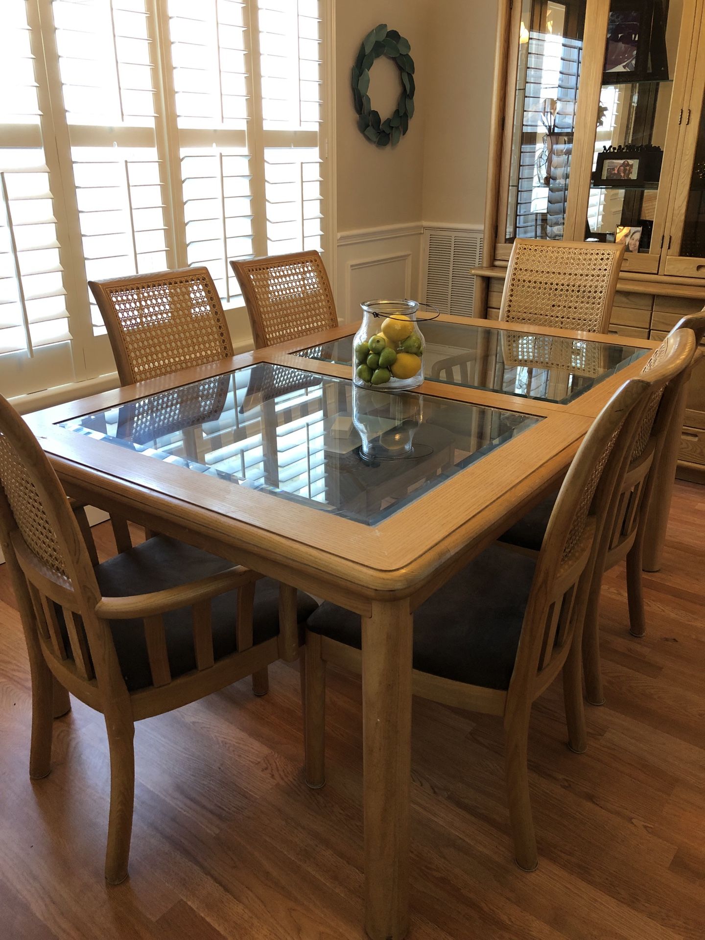 Thomasville Dining Room set/w Hutch for Sale in Spring Hill, FL OfferUp