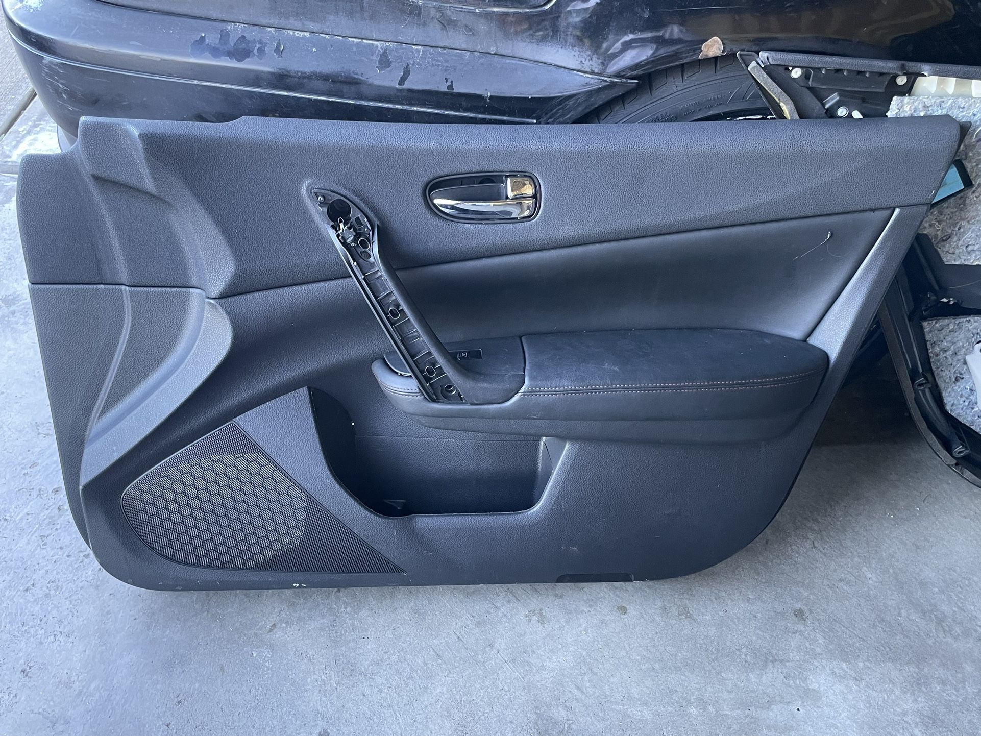 Nissan Maxima Passenger Interior Door Panel