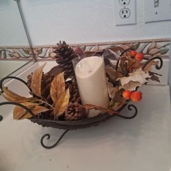 Festive Centerpiece/ wicker brass 18"W