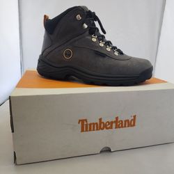 “Timberland White Ledge Waterproof Boots – Size 10.5 – Brand New w/ Box”
$100
