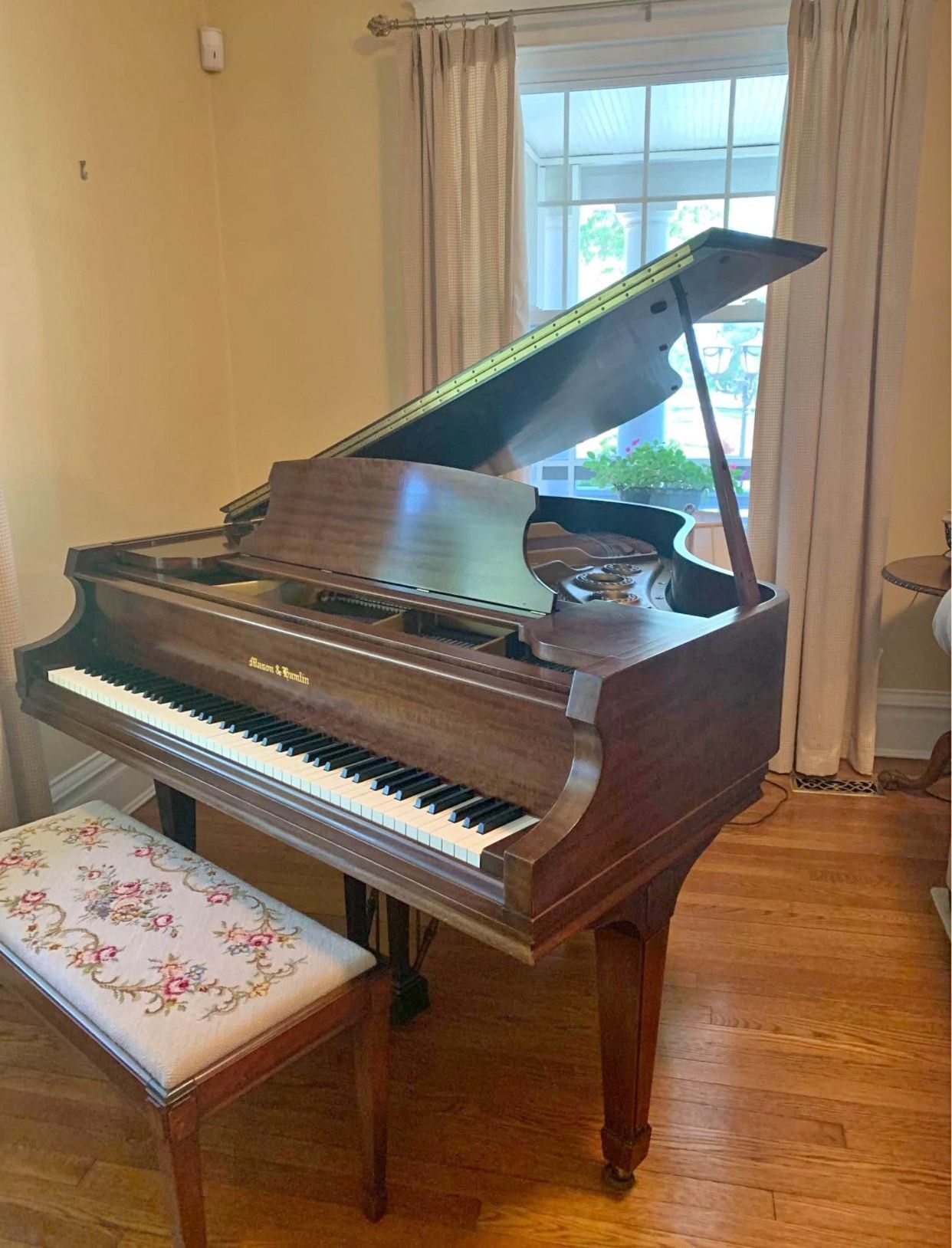 Mason & Hamlin 5'8" Baby grand piano In Great Shape Going For Free