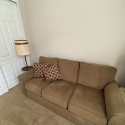 La Z Boy- Beautiful Comfy Sofa Sleeper