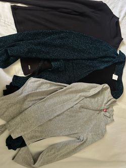 Bundle of 3 Long-Sleeve Tops – Hollister, Guess, Discovery – Size [S] – $20”