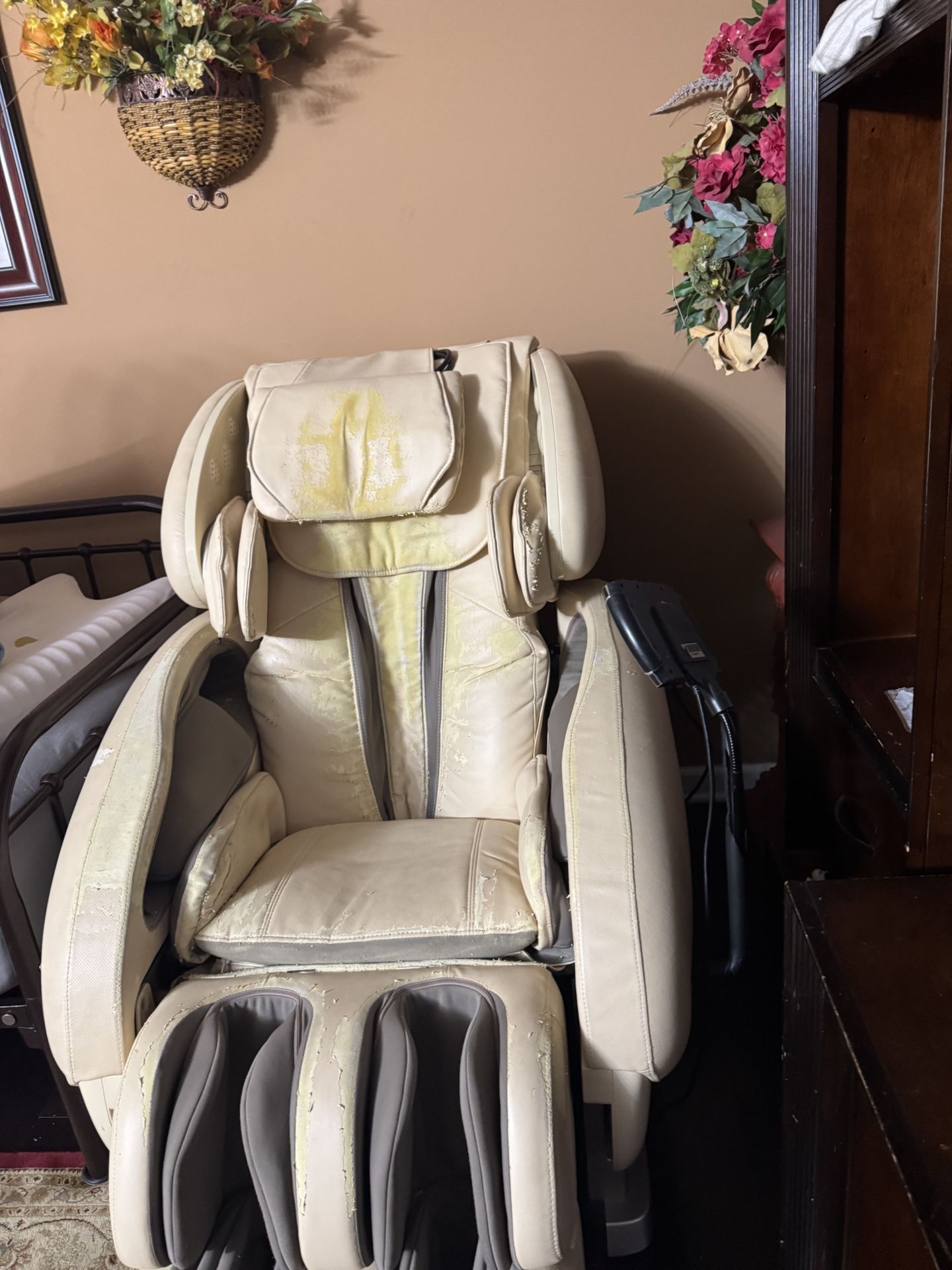 Massaging Chair
