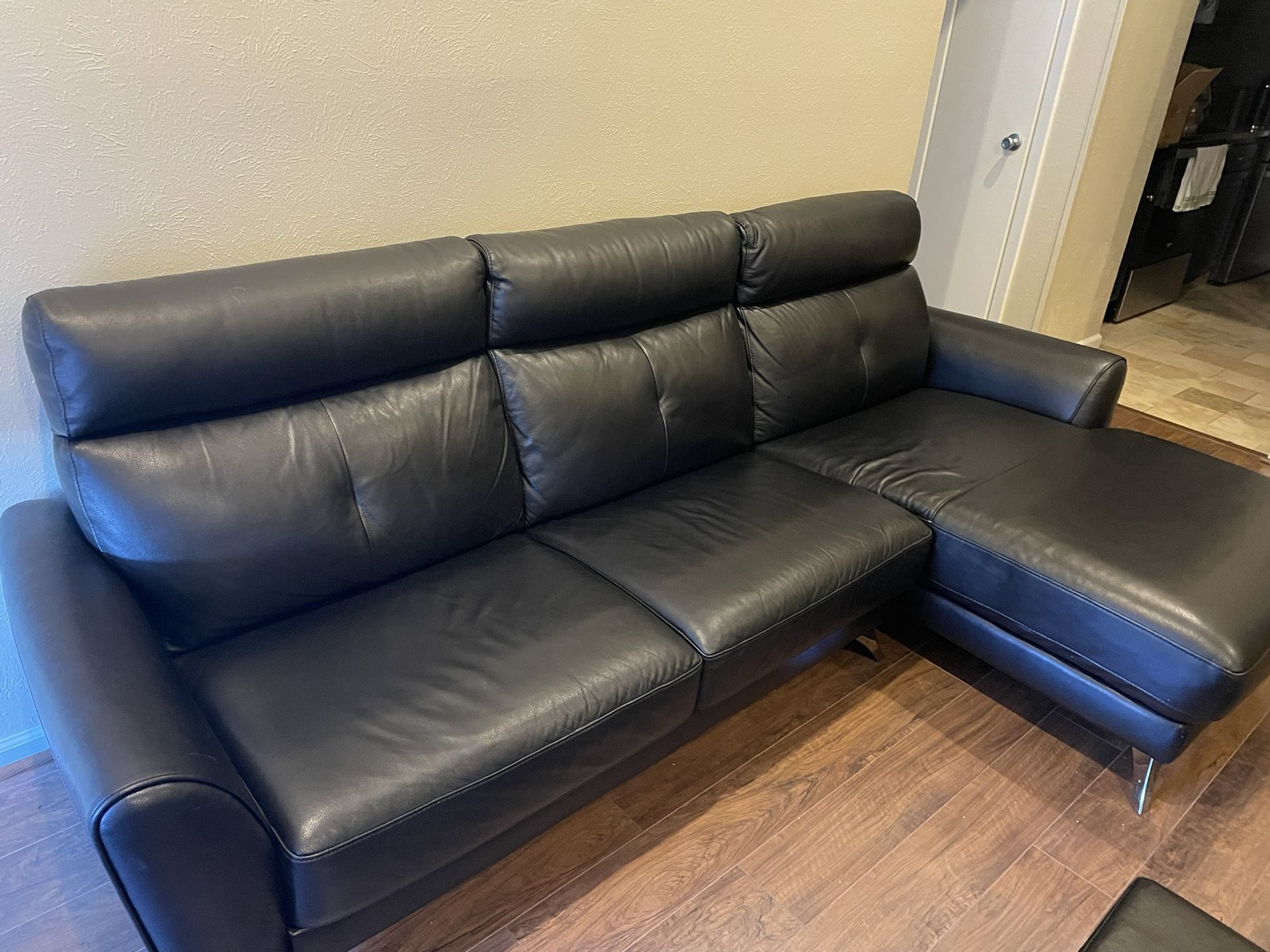 Black Leather L-shaped Sectional Couch
