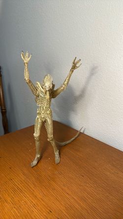 Alien Neca  , Action Figure, gold tone