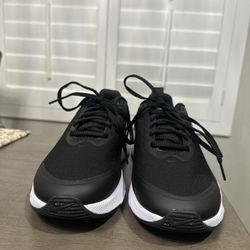 New Women Size 9 Nike Air Nuaxis In Black