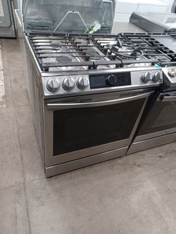 SAMSUNG STAINLESS STEEL SLIDE IN GAS RANGE 30 INCH