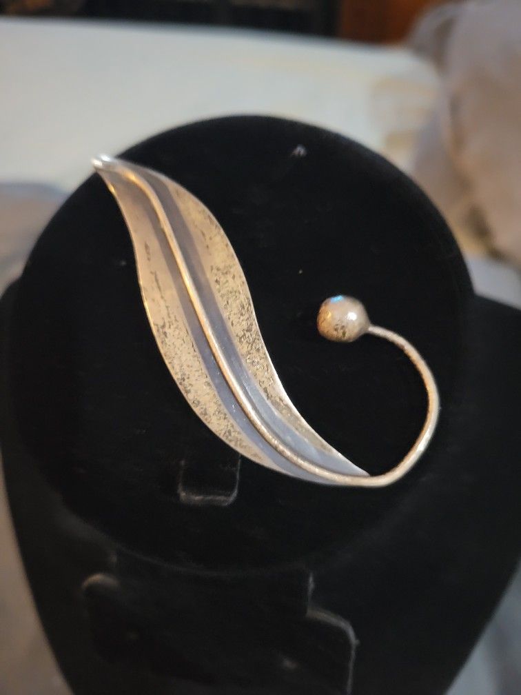 Silver Leaf Brooch
