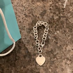 TIFFANY & CO. Heart Tag Charm Bracelet