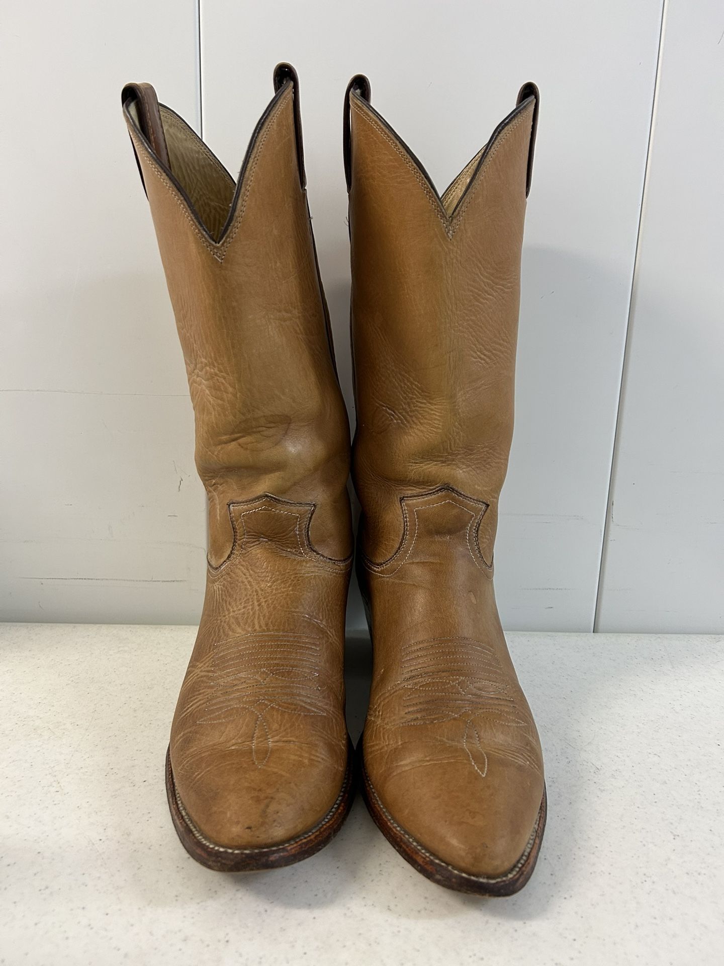 Justin Boots 9D 1106 Mulehide Leather Almond Toe Classic Western Cowboy Tan Color