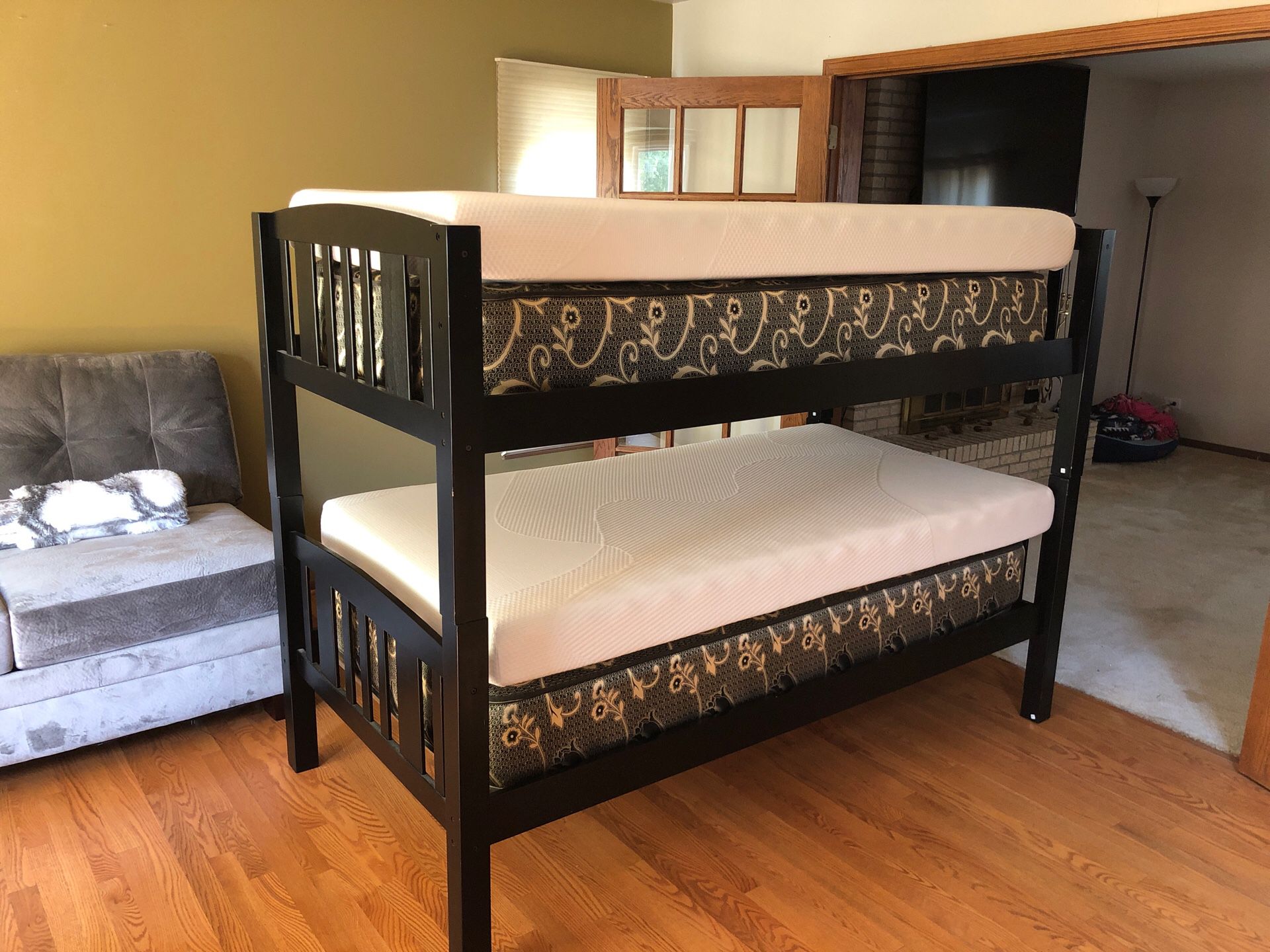 Bunk/twin bed