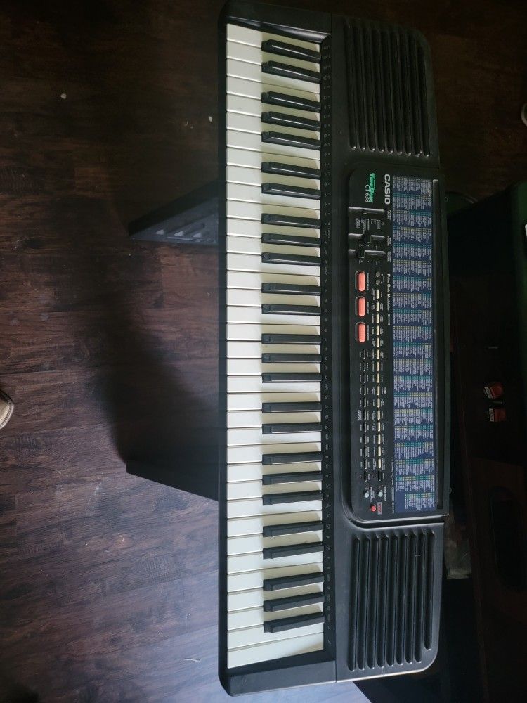 Casio ToneBank CT-638 Electric Piano w/stand