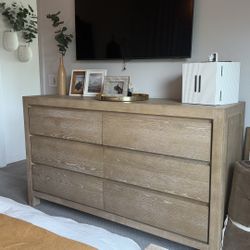 Solid Wood 6-Drawer Dresser (Like New)