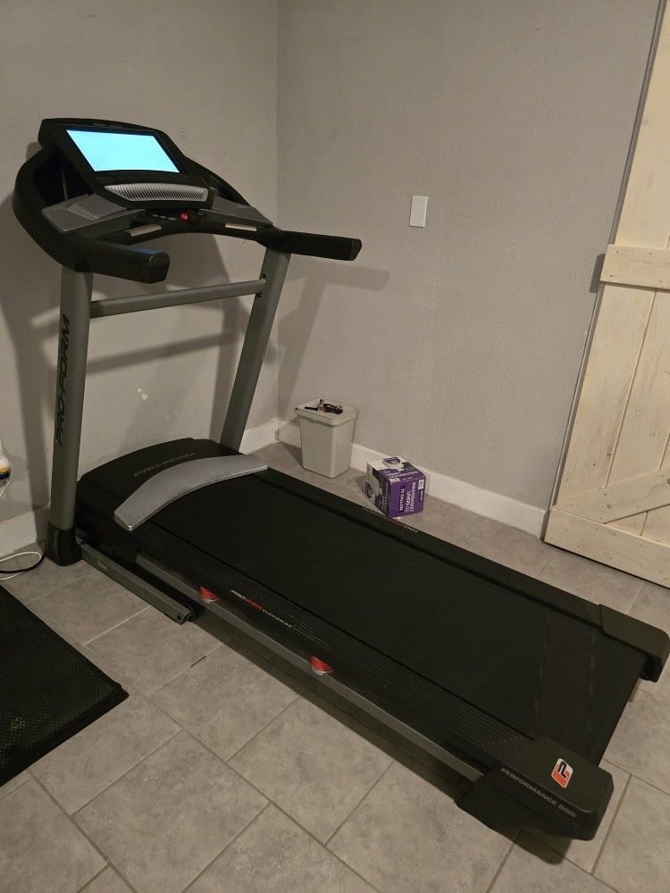 Proform SMART Performance 800i Treadmill