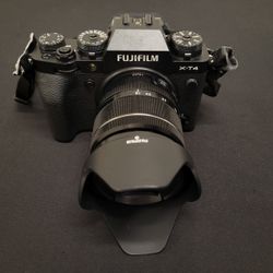 Fujifilm X-T4 4K Mirrorless Camera + 18-55mm Lens