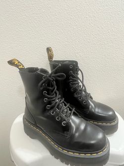 Air walk Dr Marten size 7