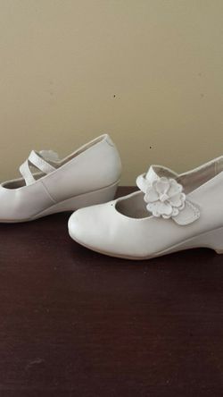 Girls size 12 high heel dress shoes