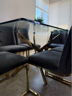 Dining Table with 6 chairs