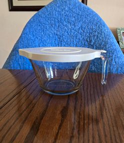 Pampered Chef Glass 4 Cup Batter Bowl
