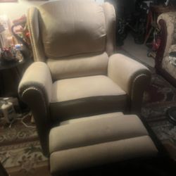 Recliner!No Rips, No Stains, Very Comfortable! $100