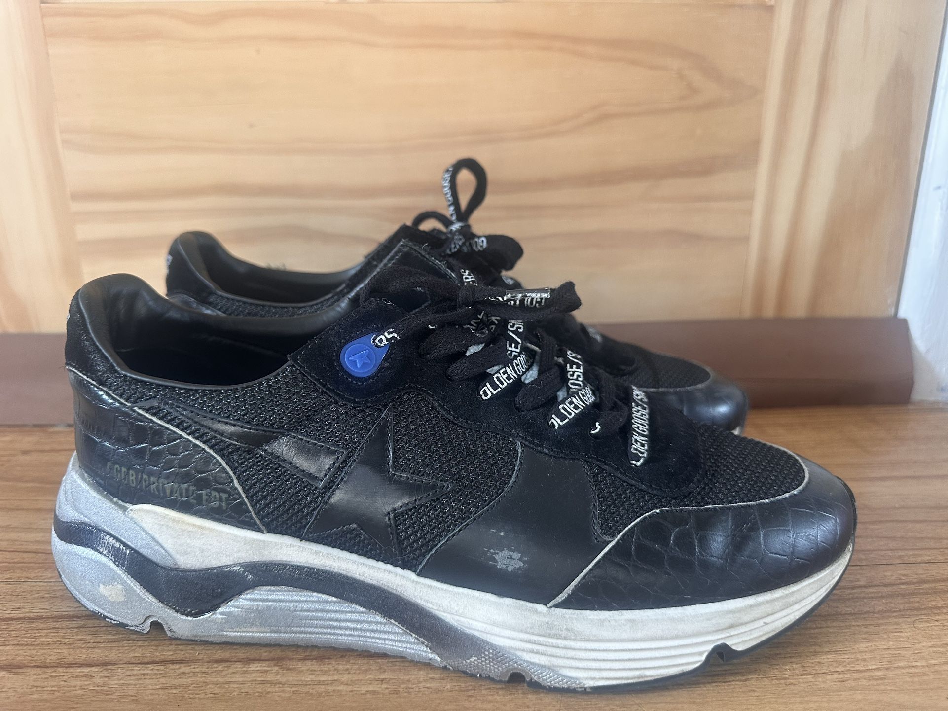 Golden Goose Runner Size 9