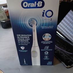 Oral B IO 2 Electric Toothbrush 