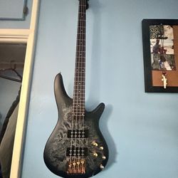 Soundgear by Ibanez SR300EDX 4 String Bass Black Ice Finish