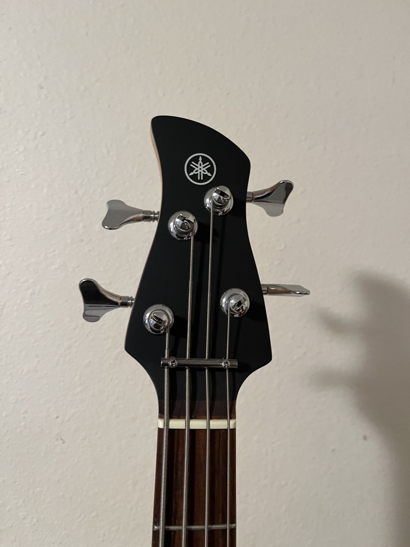 Yamaha Electric Bass Guitar With Hard Case