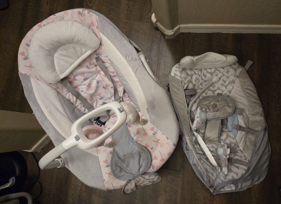 Ingenuity bouncer with extra cover and toy bar