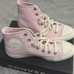 Woman’s Converse 