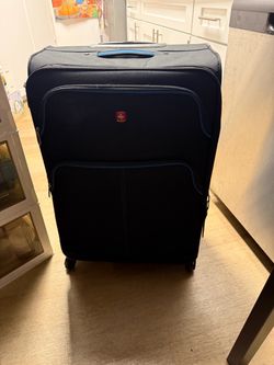 Swiss Gear Large Luggage 4 spinner wheels