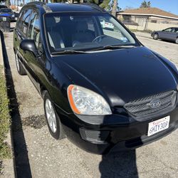 2008 Kia Rondo