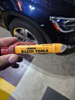 Klein Tools NCVT-2P Dual Range Voltage Tester