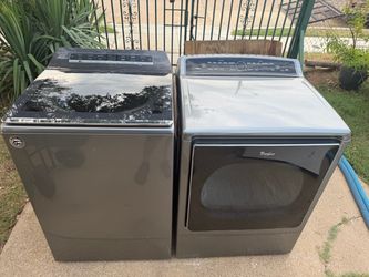 Whirlpool Cabrio Washer and Dryer Set electric