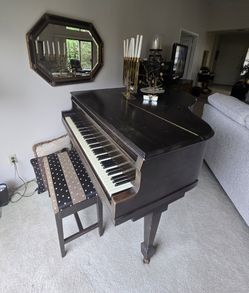 FREE!!! Grand Piano (Black)