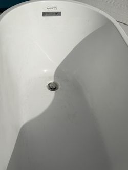 Deep soaking Tub