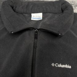 Black Columbia Women’s XL fleece jacket #outdoorwear  black, fleece, zip-up, outdoor, cozy, winter, soft, athletic, performance, lounge