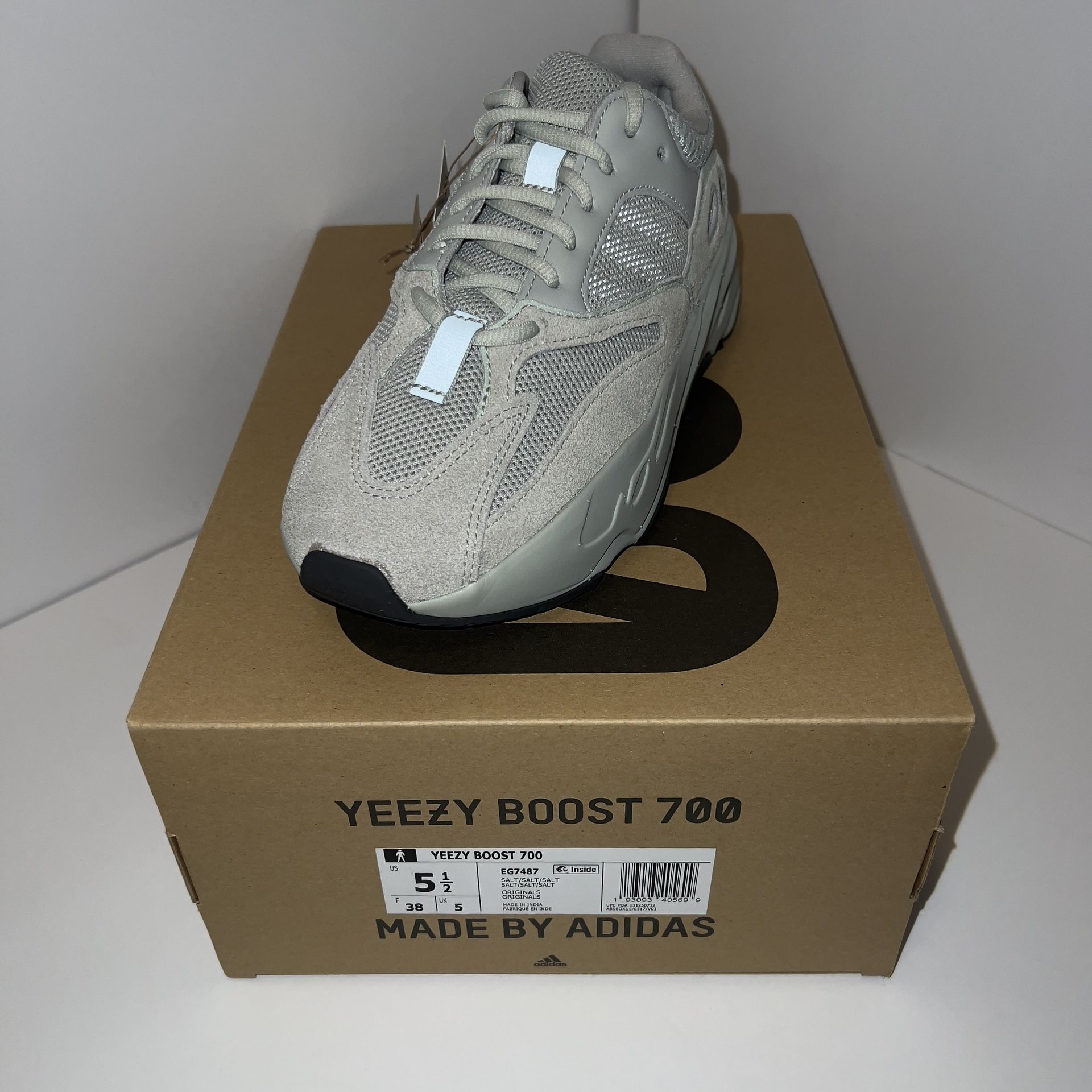 yeezy boost 700 box Salt Yeezy 700 Salt designed by music and fashion icon Kanye West Suede Yeezy 700 Toe Box