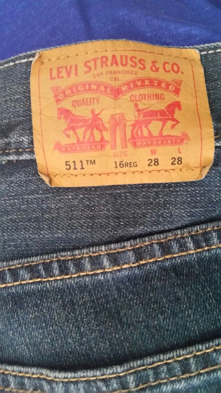 Levis girls size 16reg 28x28