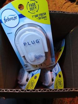 2 box's of Febreze plug in warmers