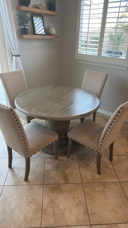 Circle table with chairs