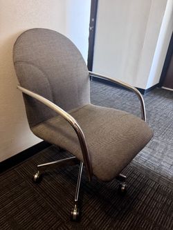 Desk chair
