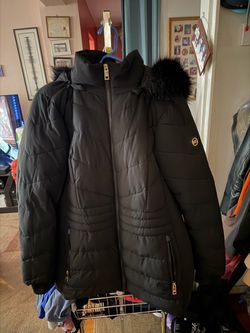 Michael Kors Women’s Black Puffer Coat 2X – Faux Fur Hood
