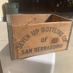 Vintage 7Up Wooden Box for Sale in Oak Glen, CA - OfferUp