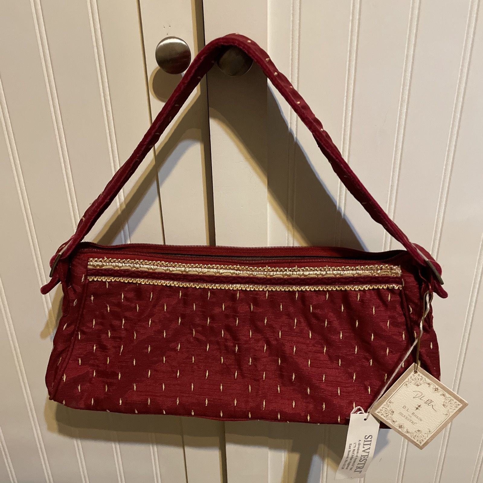 Red & Gold Handbag D.L. Rhein for Silvestri Wide Strap Buckle Zip tote New with tags