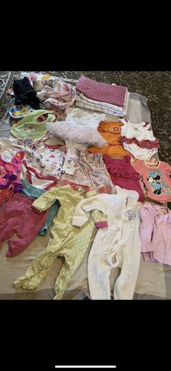 30 pieces of Baby’s girl clothes ,socks , dress and blankets size 3 month $0.50 for each