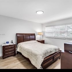 Bedroom Set 4 Pieces 