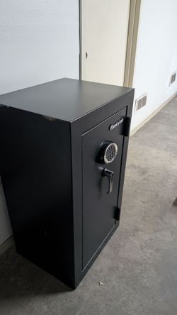 Sentry Safe  Digital lock and key  4ft